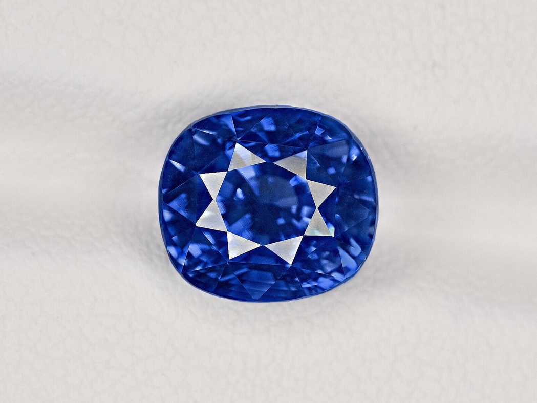 Sapphire (Neelam), Navratna gemstone